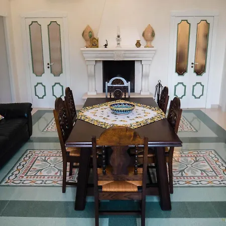 Oda ve Kahvaltı Casa Del Grifone Carovigno